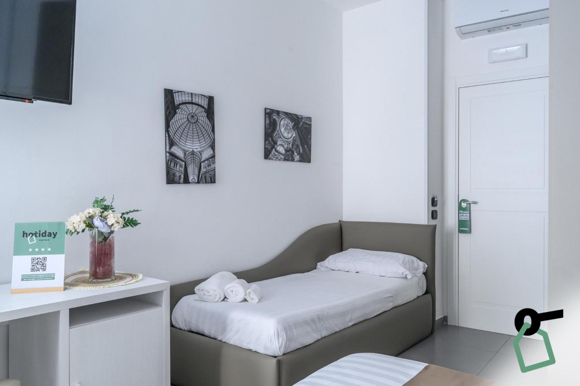 Hotiday Room Collection - Napoli Sant'Arcangelo Exterior foto