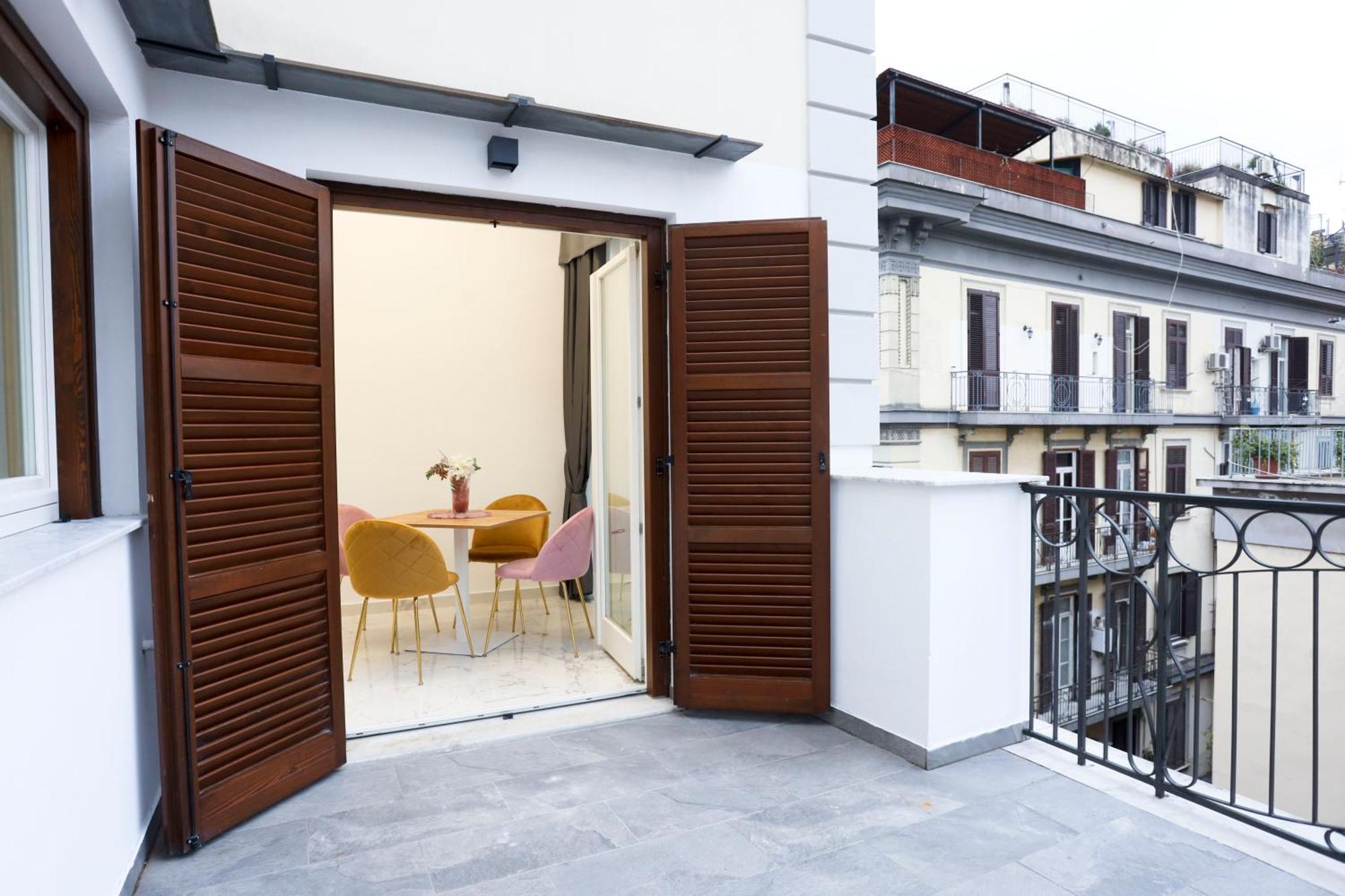 Hotiday Room Collection - Napoli Sant'Arcangelo Exterior foto